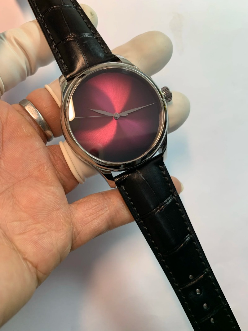 Accessories With Watch - Bezsłowna książka, szwajcarski mechanizm precyzyjnego mielenia
